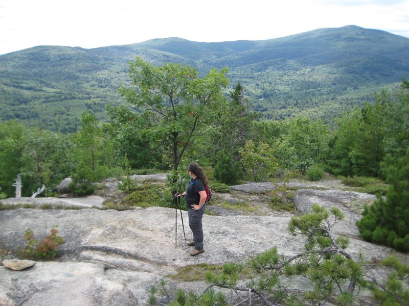MtBayle (14).JPG - Near the top we broke out onto a ledge with great views of Mt. Shaw.